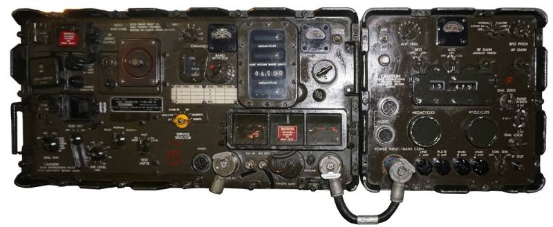 AN/VRC-19: Transmitter T-195 and receiver R-392